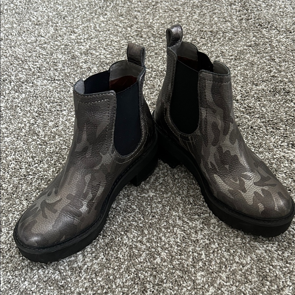 Linea Paolo Gray Camouflage Chelsea Boots